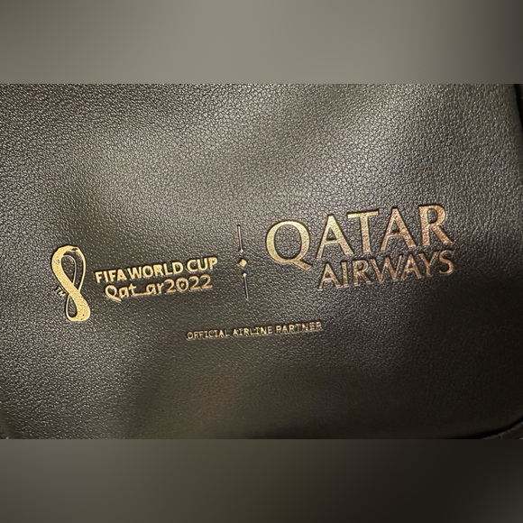 FIFA World Cup Limited Edition Qatar Airlines Shoulder Bag - Picture 6 of 6